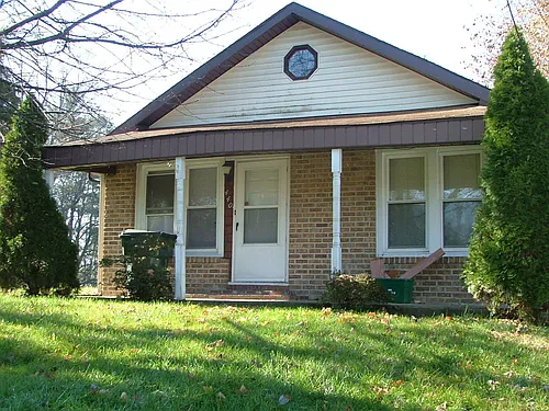 440 N Earl St Photo 1