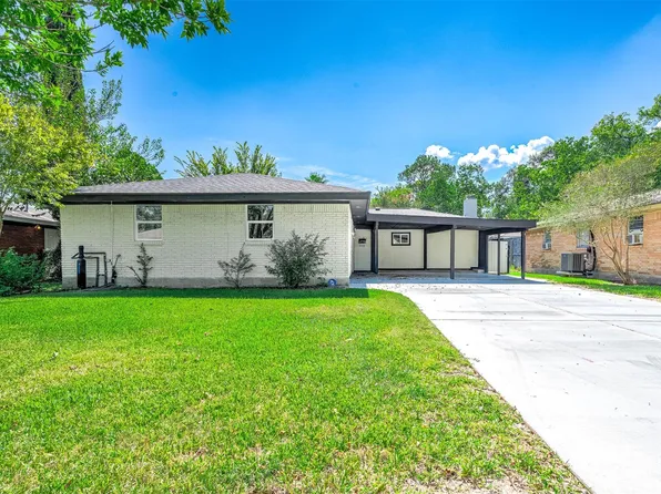 2113 21st Ave N, Texas City, TX 77590