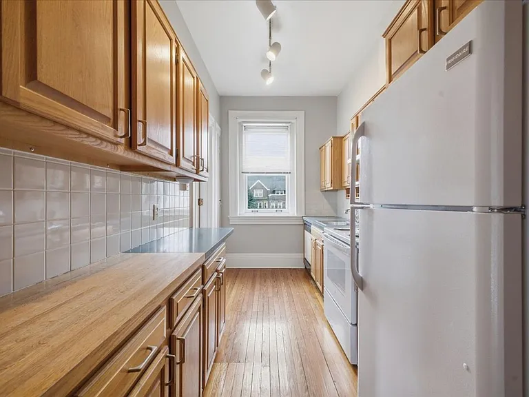 825 Delaware Ave — Photo 7