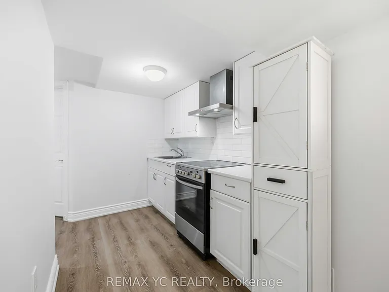 140 Laramie Cres #BASEMENT — Photo 8