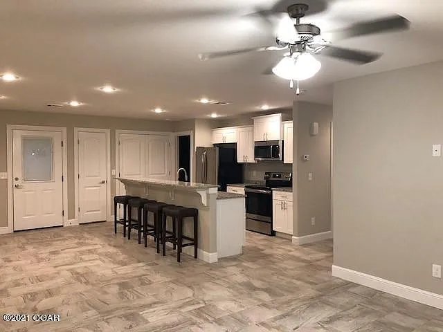 3 bed, 2.0 bath, 1100 sqft, $1,350 — Photo 4