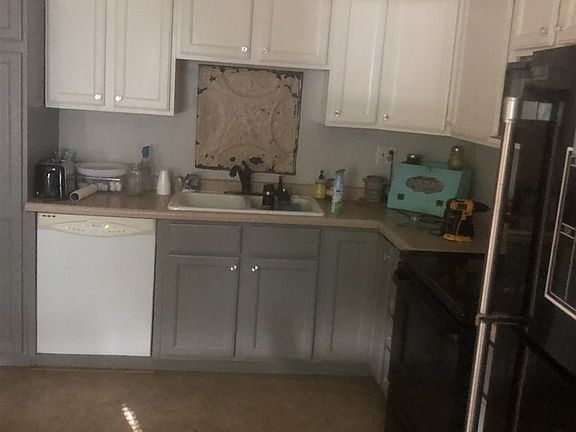 4th image of 307 Oak St