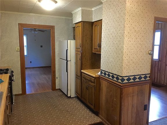 5th image of 2322 Belmont Ave