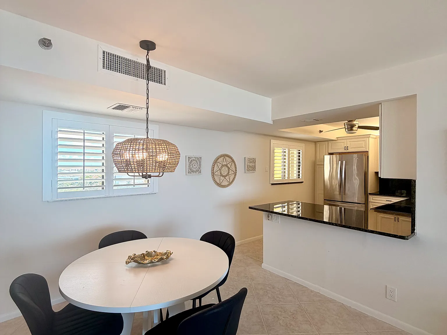 2 bed, 1170 sqft, $9,000 — Photo 4