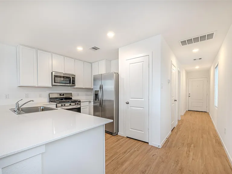 21458 Carosella Dr — Photo 6