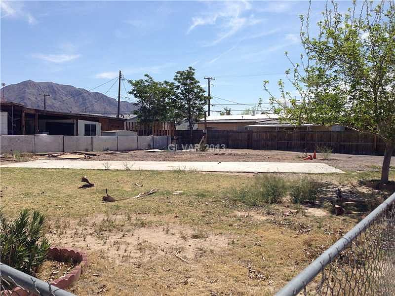 1st image of 5547 E Carey Ave