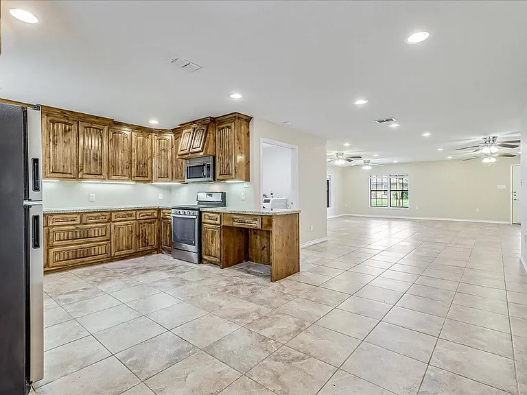 2111 E Lott Ave — Photo 19