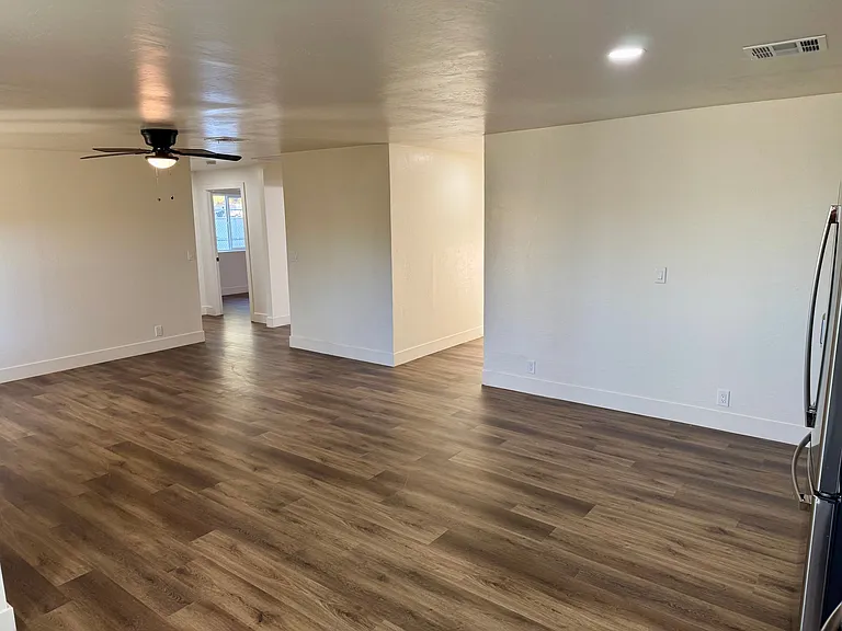1132 E Brown St — Photo 2