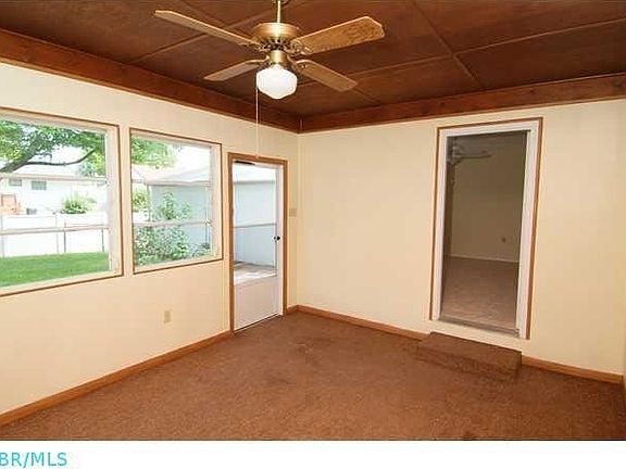 3rd image of 1046 Holly Hill Dr