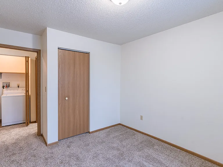 Fargo, ND Country Edge Apartments | Bedroom