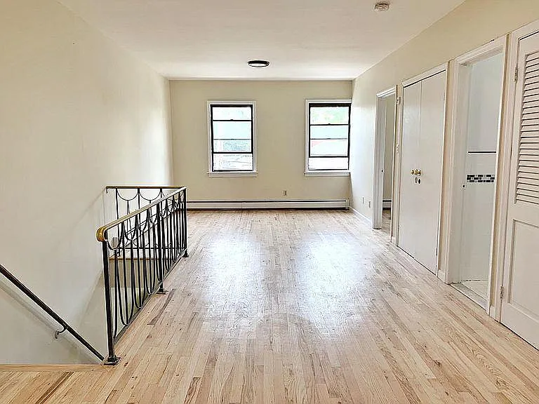 Building Photo - 199 Bay St #2