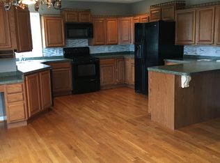 215 Lexington Trl, Dry Ridge, KY 41035