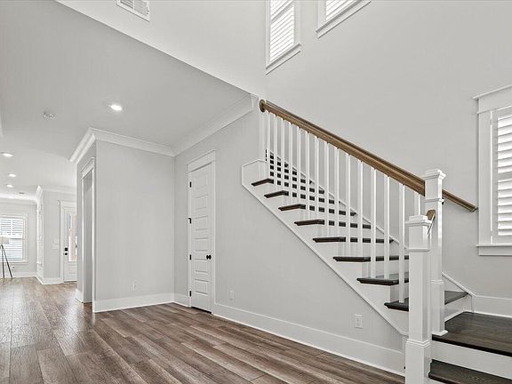 3rd image of 3654 Clambank Dr