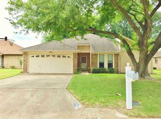 999 Meadowridge Dr, Beaumont, TX 77706