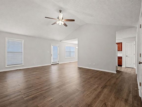 4th image of 508 Hilton Ct