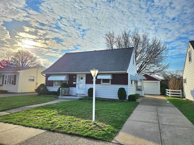 2109 S Manor Dr, Erie, PA, 16505