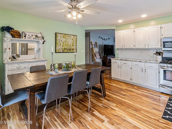 5th image of 429 Lucerne Ln