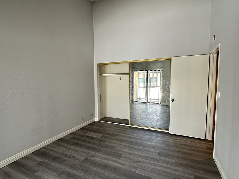 436 Palm Dr #5 — Photo 8