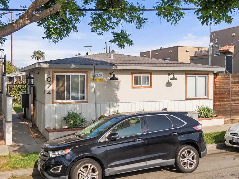 1024 Loma Avenue — Photo 24