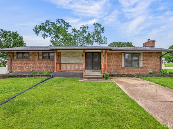 710 Peace Haven Dr, Saint Louis, MO 63125
