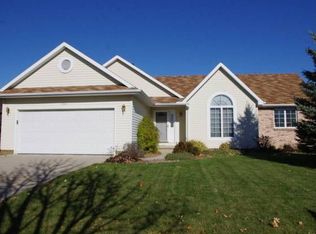 406 W Brunswick Dr, Dewitt, MI 48820