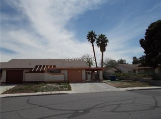 7027 Quarry Dr, Las Vegas, NV 89147