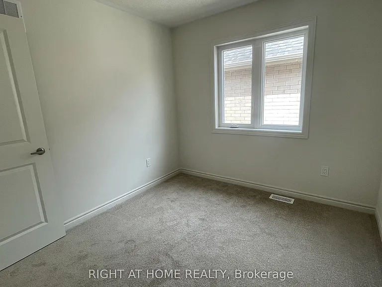 1054 Denton Dr — Photo 28