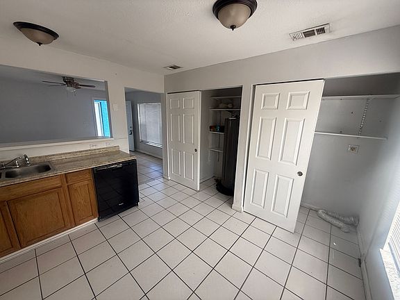 4th image of 1527 Schoolhouse St Unit A1
