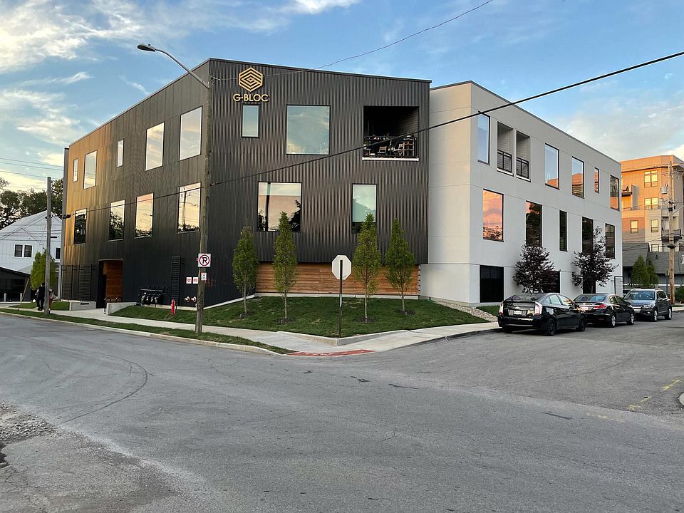 1st image of 841 E 64th St #301