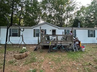 56 Lakeside Dr, Mechanicville, NY 12118