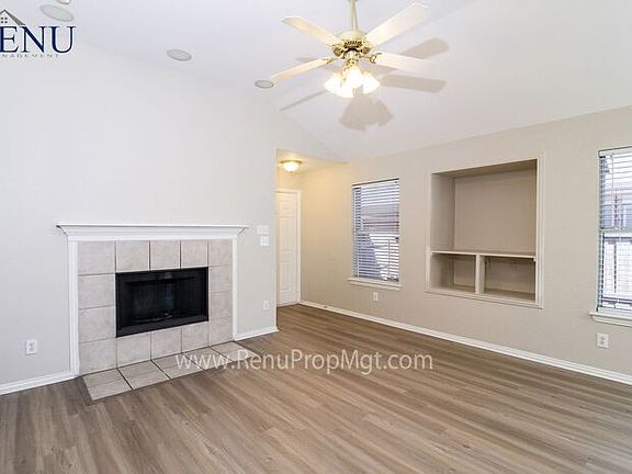 3rd image of 520 Port Arthur Dr