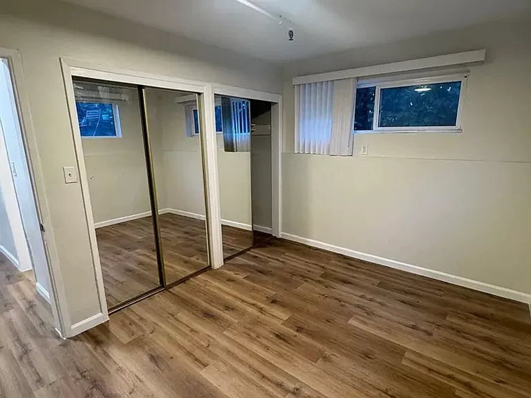 4705 Franklin Ave — Photo 5