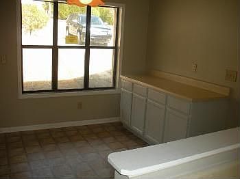 3rd image of 202 Riverchase Dr