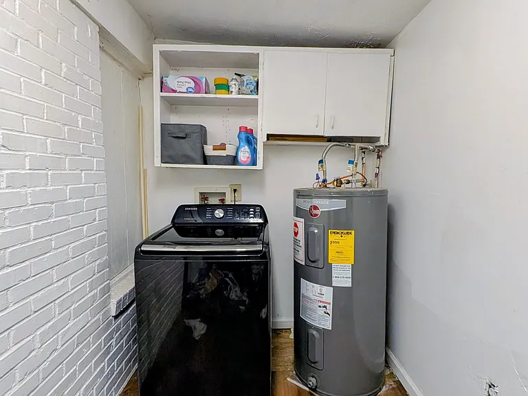 48 Douglas St — Photo 6
