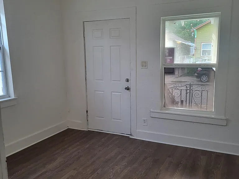 1719 Clouet St — Photo 3