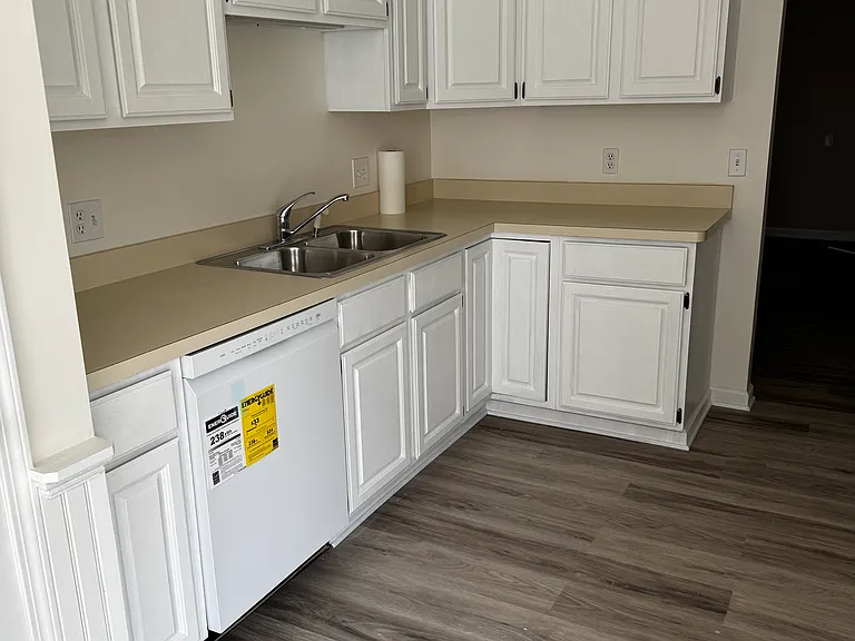 16 Hubbardston Pl — Photo 6