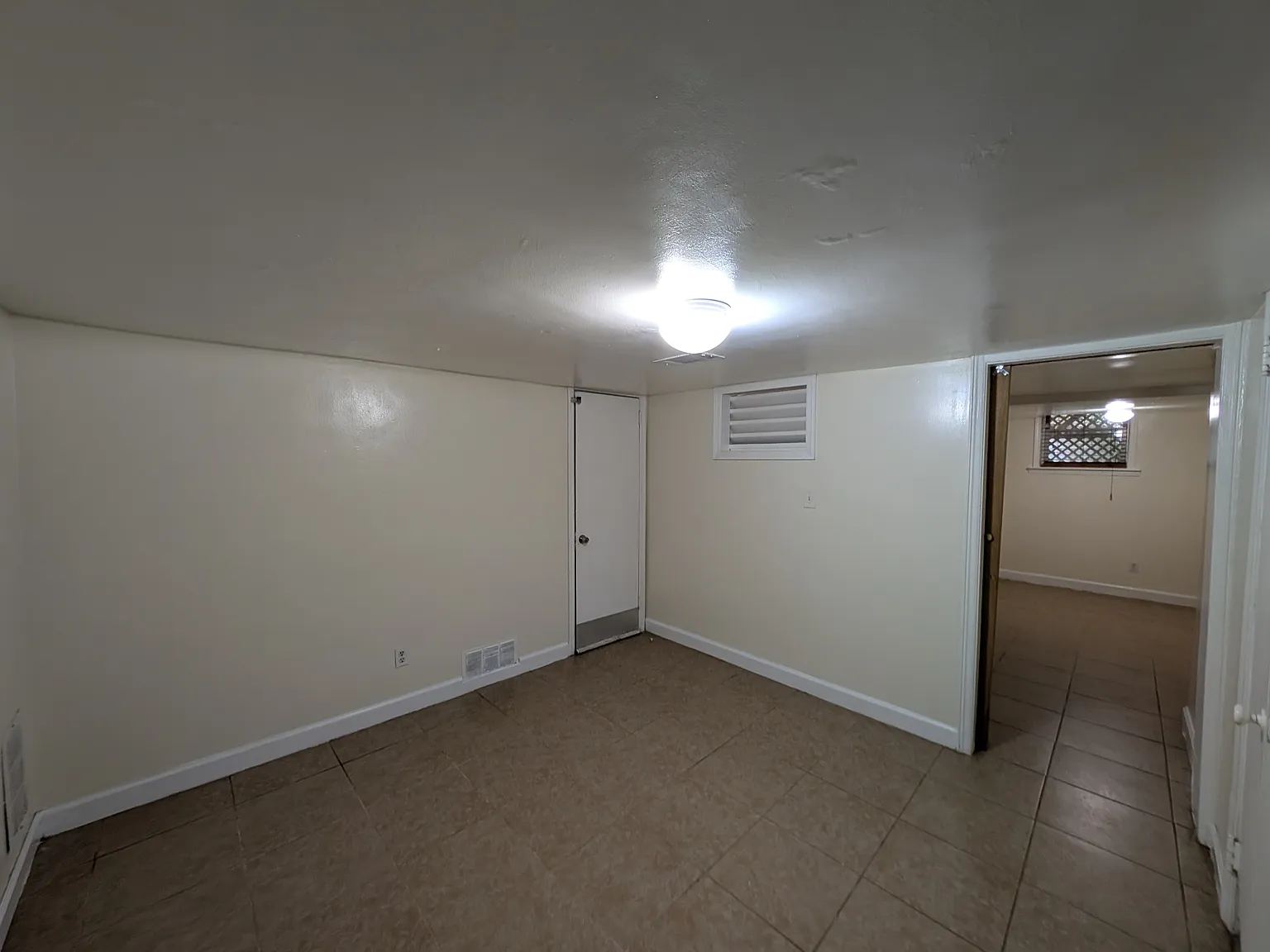 1 bed, 900 sqft, $1,350 — Photo 4