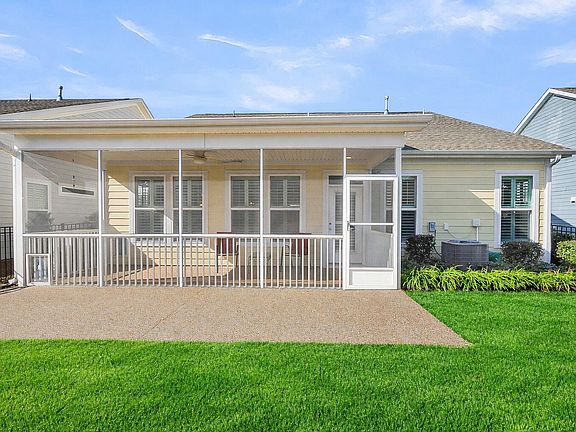 2nd image of 3013 Aura Ln
