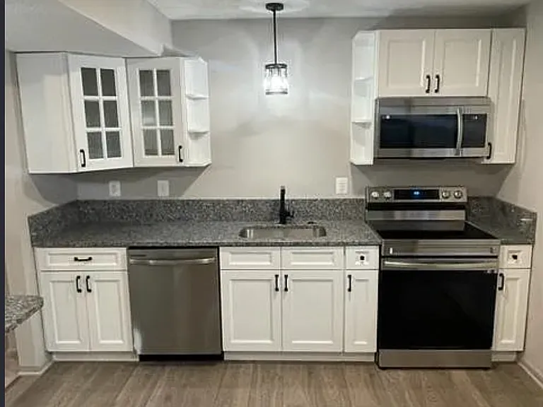 2569 Fox Ridge Ct — Photo 3