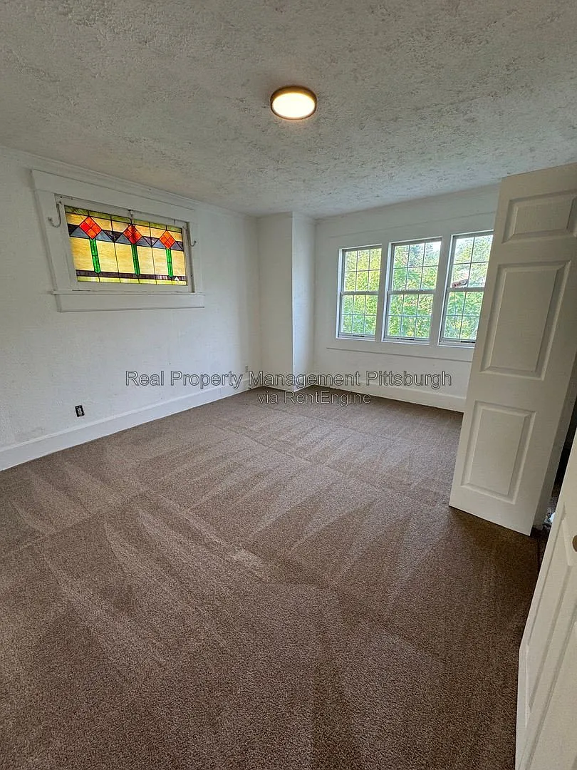 2 bed, 1.0 bath, $1,150 — Photo 4