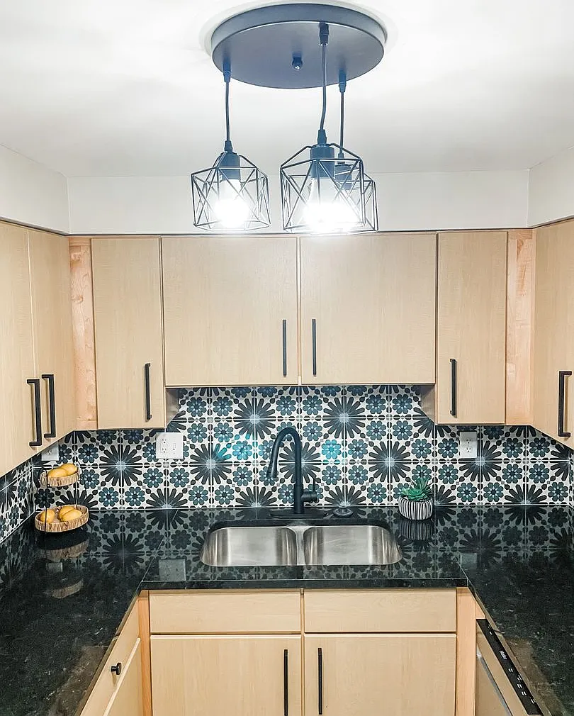 7055 Hampton Ave — Photo 3