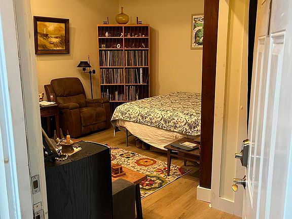 2nd image of 572 Broadway #1
