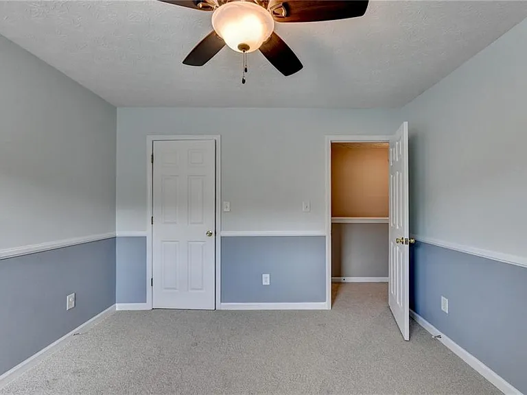 3067 Kentmere Dr — Photo 44