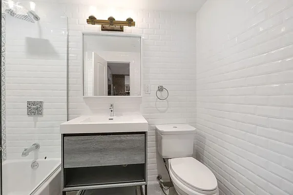 Rented by CRG Realty Inc | media 7