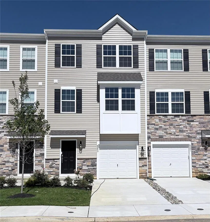 3 bed, 2.5 bath, 1969 sqft, $2,799 — Photo 1