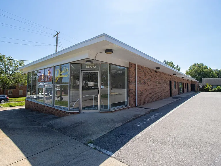 1840 Hampton Street — Photo 24