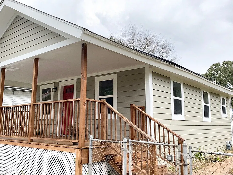 1125 Armstrong Ave