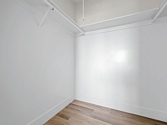 5th image of 1975-11 S Corning St #11.0