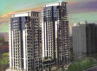 202 Burnhamthorpe Rd E #2007W, Mississauga, ON L5A 3R8