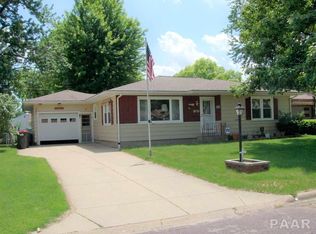 1004 Cambridge Ct, Pekin, IL